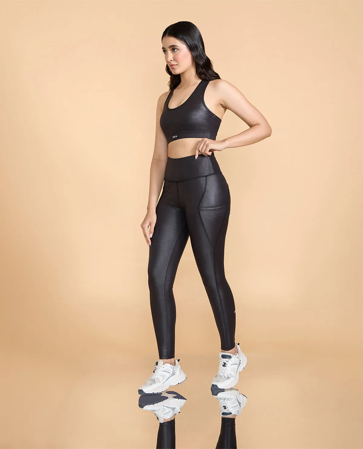 Liquid Medium Support Sports Bra Versatile Strap Configuration Adjustable Design