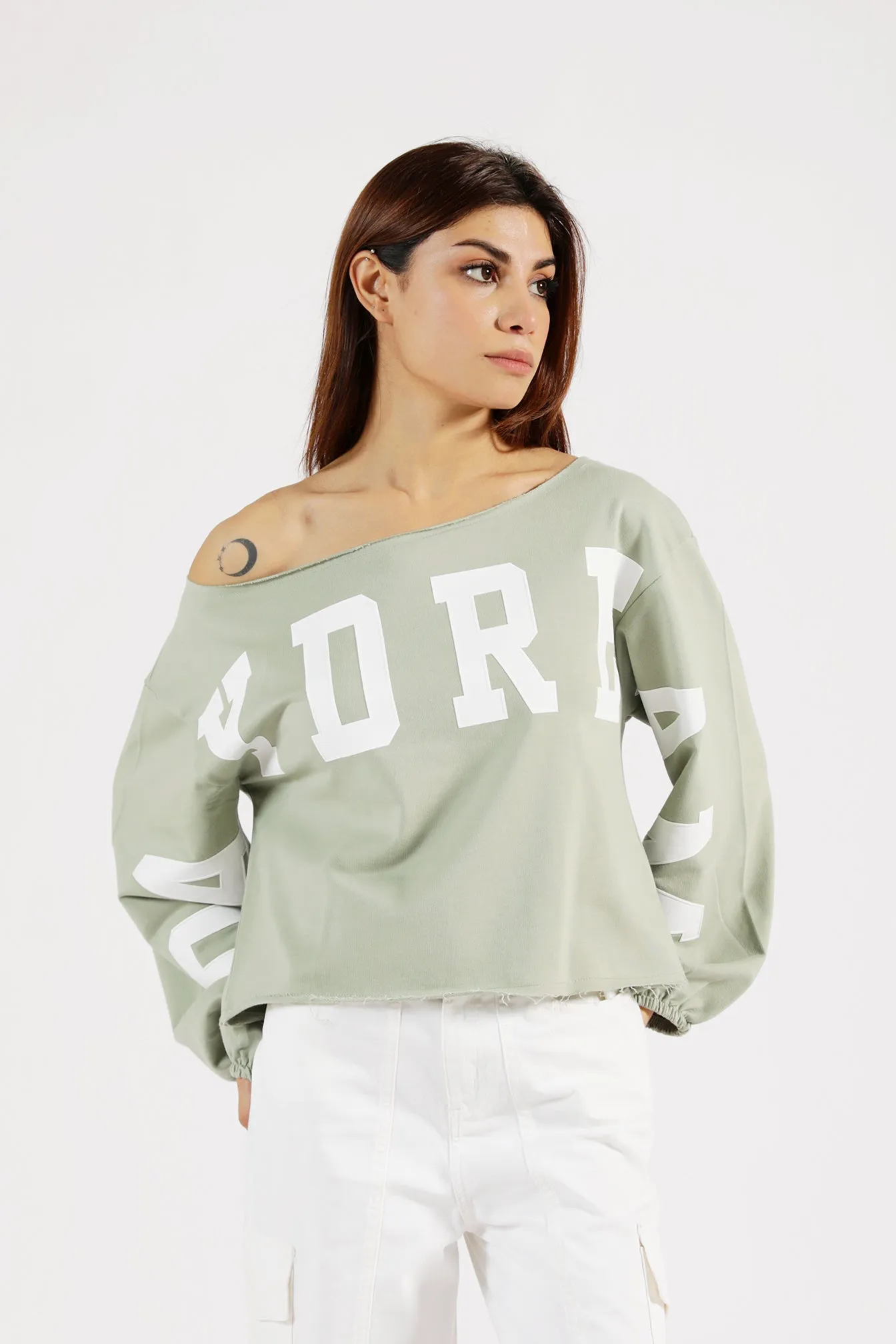 ASSYMETRIC OFF SHOULDER PRINTED TEE Sleek Style