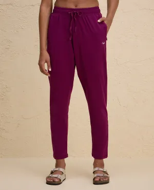 Easy Match Non Slip Waist Grip Nykd By Nykaa All Day Cotton Comfort Pant with Zip Pockets-NYAT502-Wine