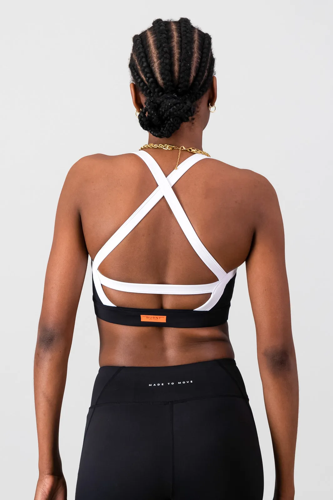 Milan Sports Bra - Black & White Comfort Fit Welded seams