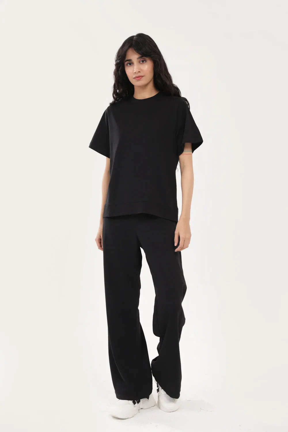 LowMaintenanceMaterial Airflow Vents BOX FIT TEE WITH HEM DETAIL