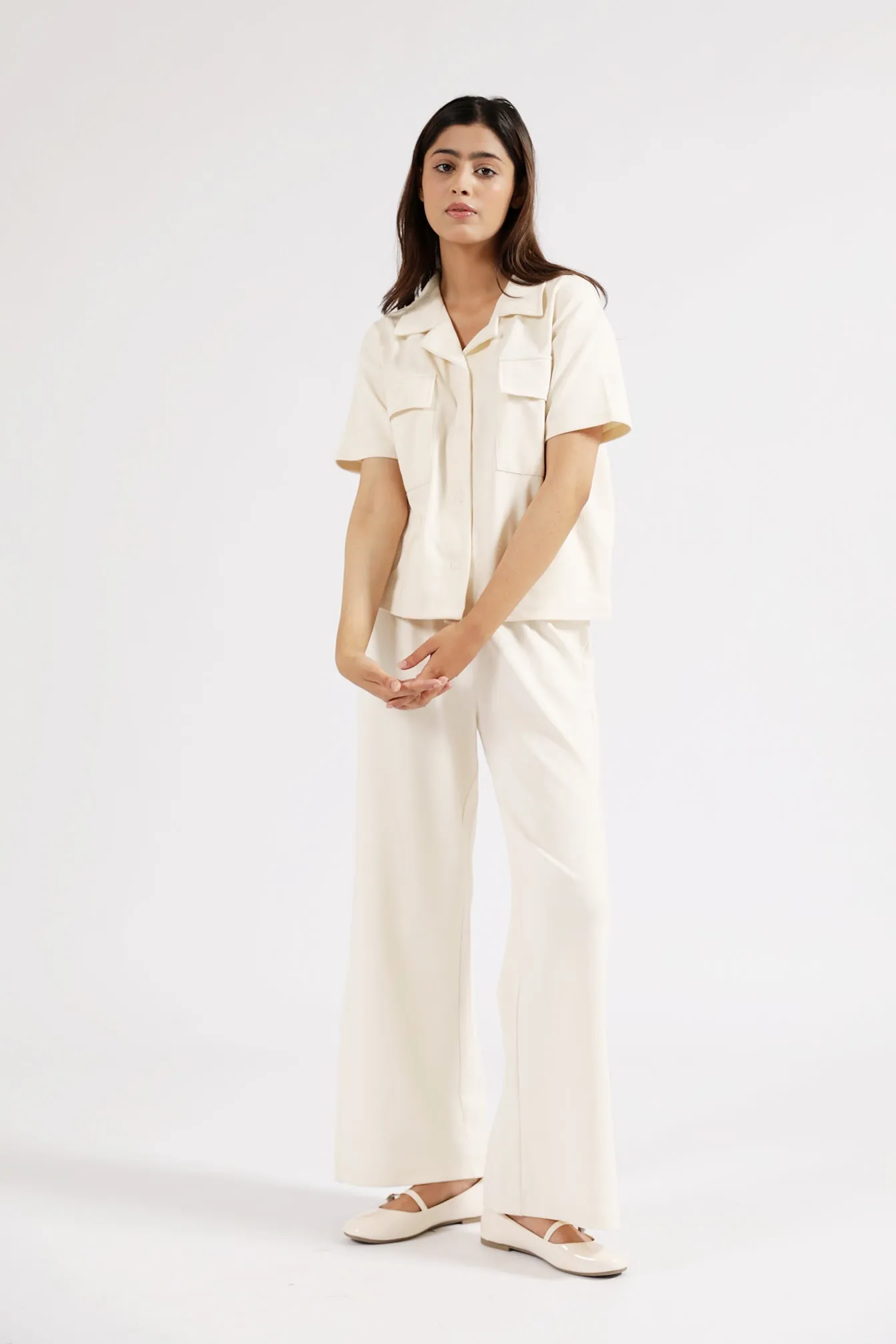 BOXY FIT BUTTON DOWN SHIRT Carnival Look