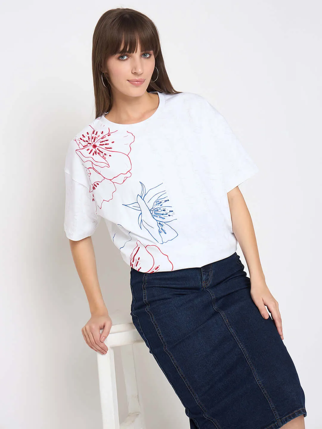 Travel Comfort Style Functional Fashion Madame Printed Handwork Detail White Sinker T-shirt