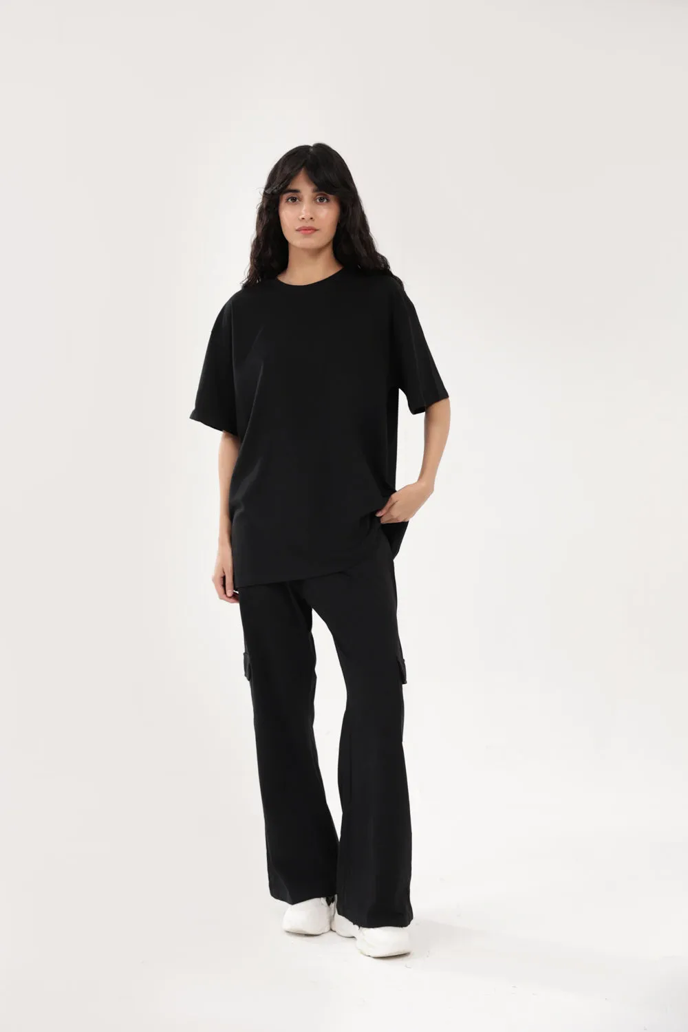 BASIC OVERSIZED TEE Slim Fit Jeans