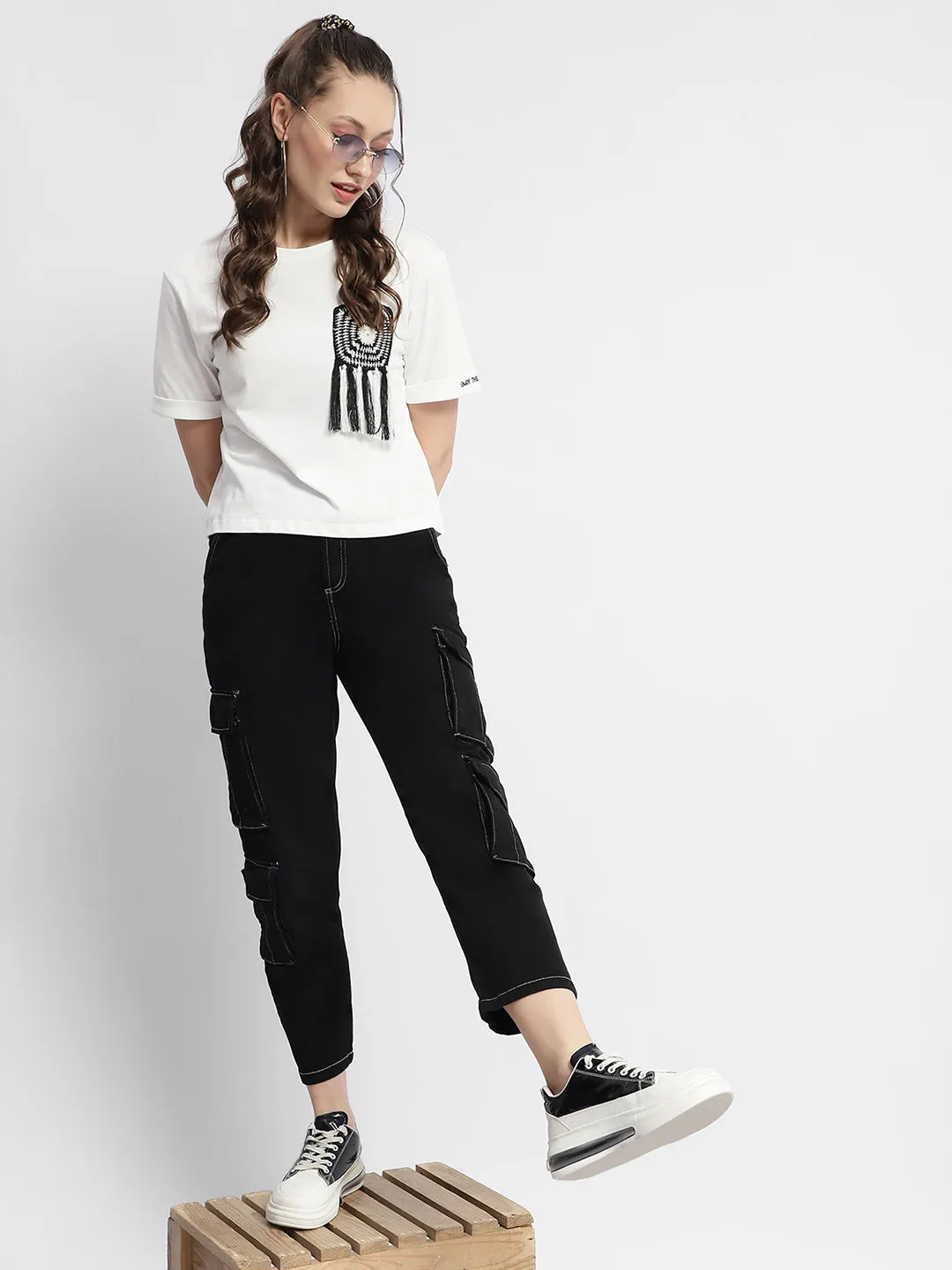 Minimal Look Madame Mid Rise Tapered Fit Black Cargo