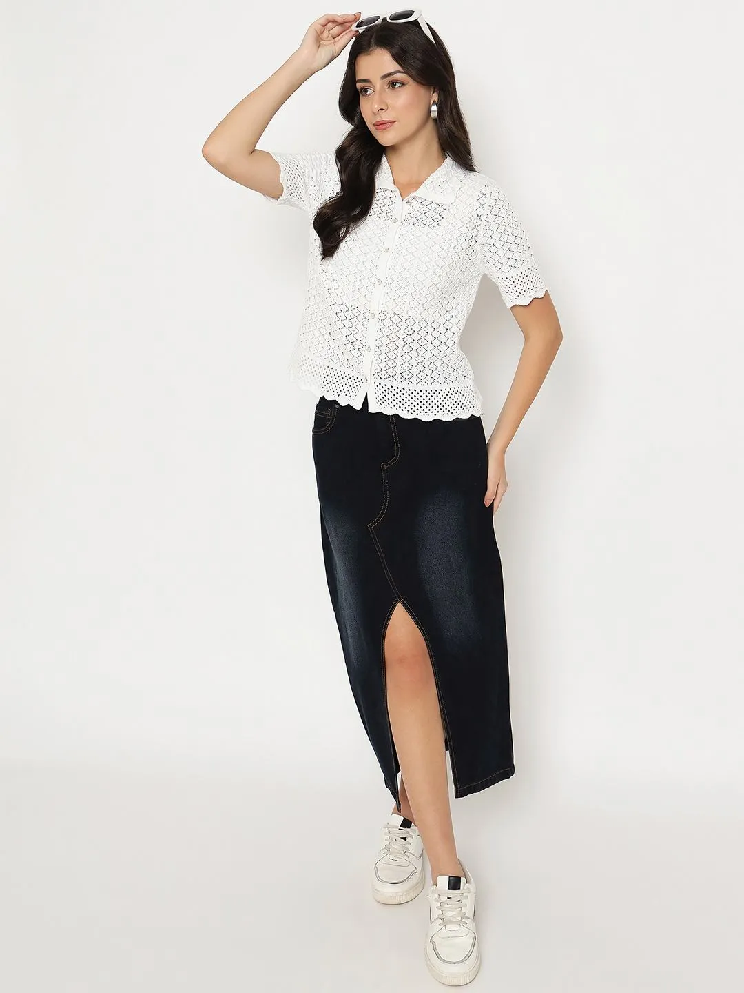 TaglessCollar Madame Scalloped Hem White Knitted Polo Top
