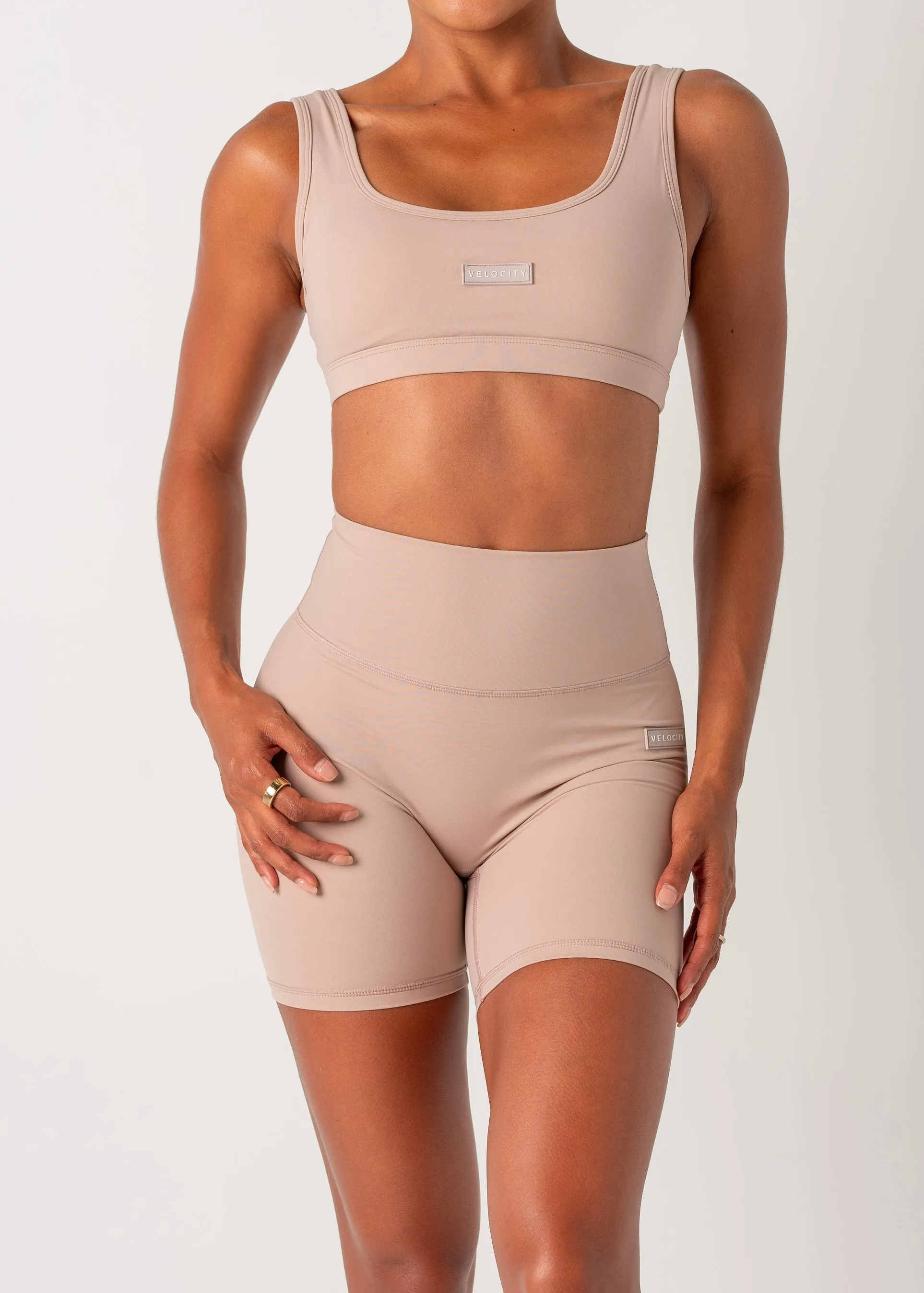 SS SEAMLESS SHORTS - BEIGE Relaxed Design Travel Light