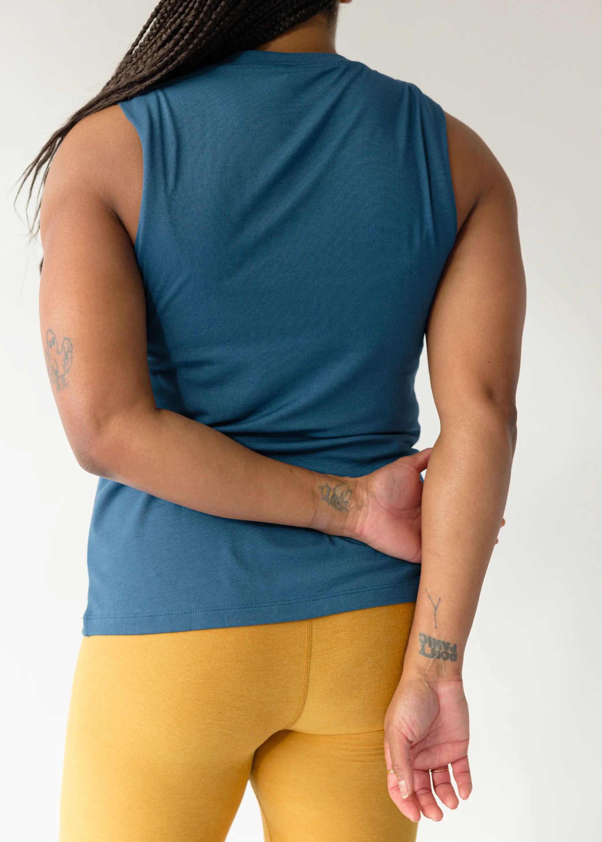 Signature Muscle Tank - Dusk Blue Cozy Style
