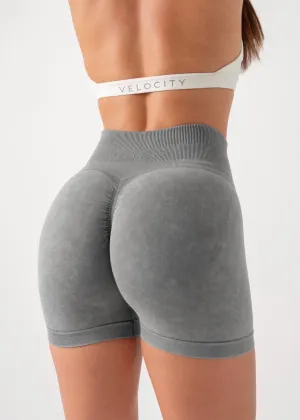 LightweightFabric Mid Rise ULTIMATE SEAMLESS SCRUNCH SHORTS 2.0 - SLATE