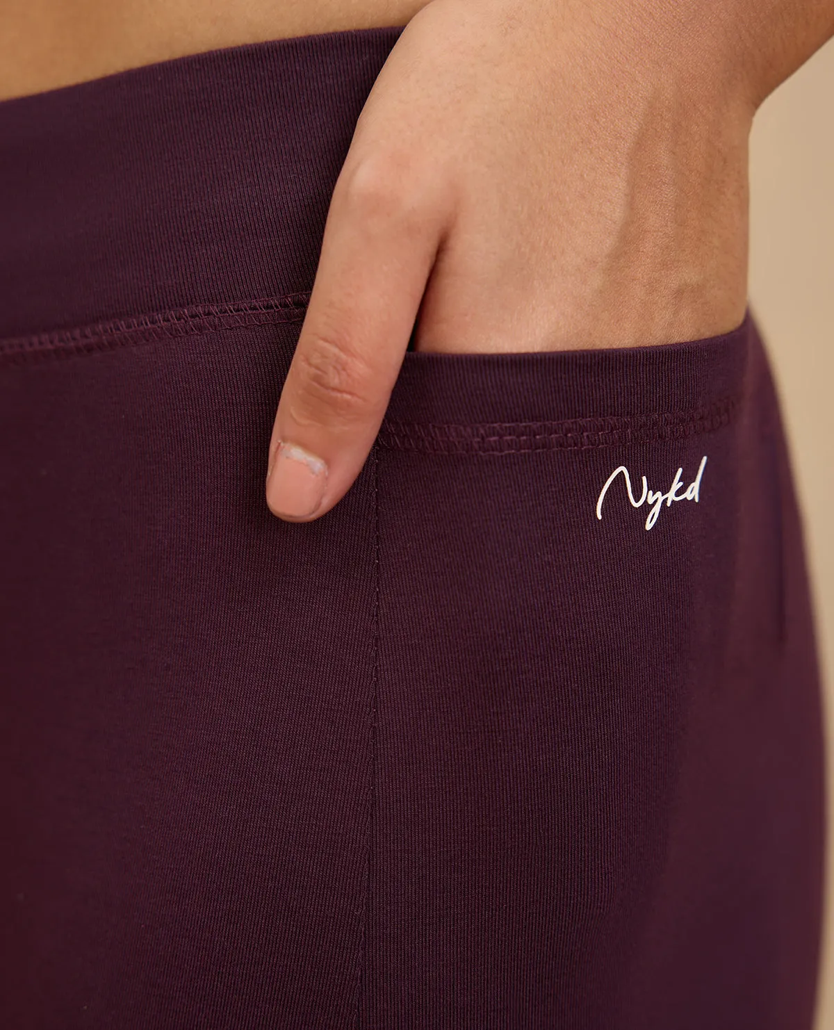 NYKD By Nykaa Comfort Leggings with Pockets! -NYAT401-Grape Flat Seams