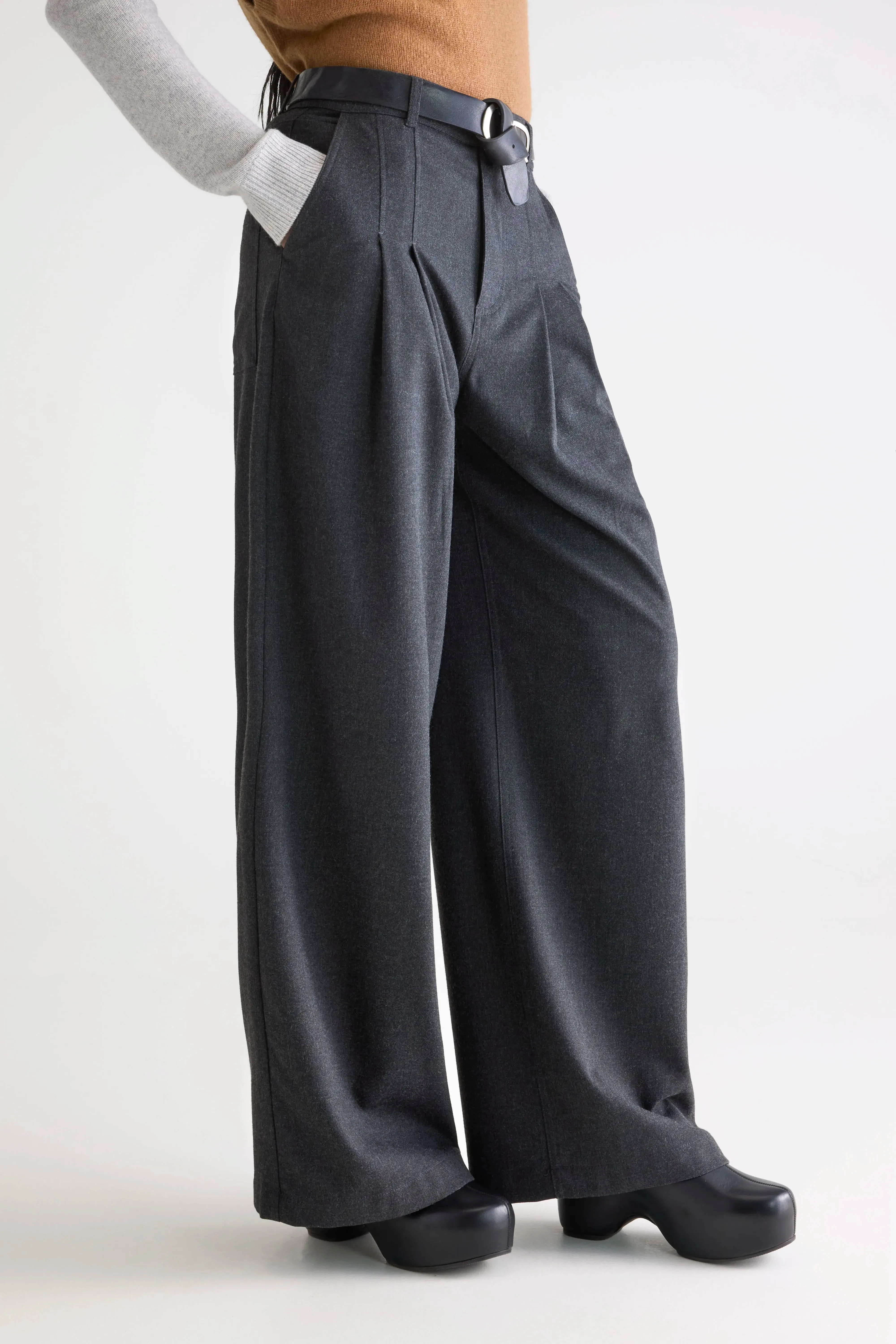 Comfortable Fabric Sixtine tailored trousers (252 / W / ANTHRACITE)