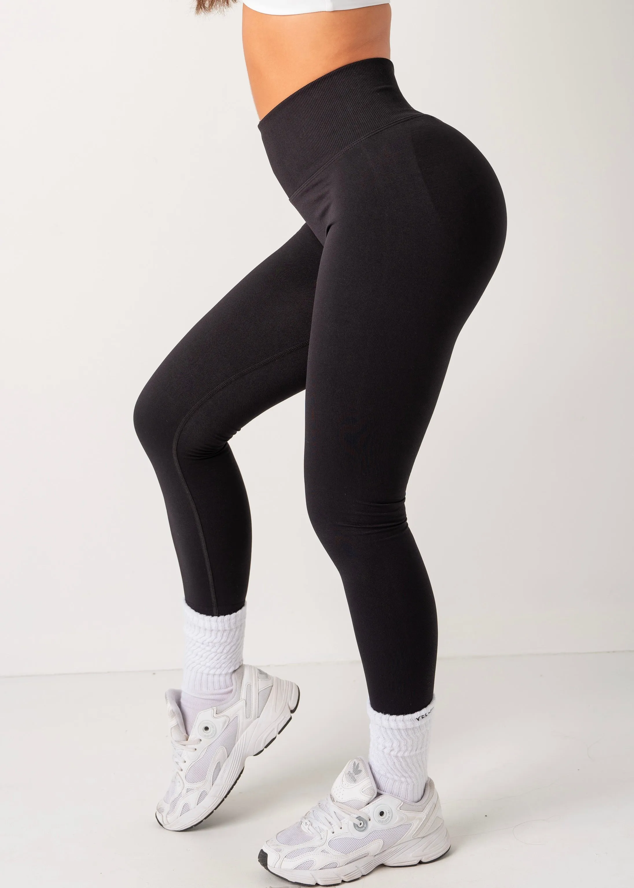 Squat Proof Indoor Exercise ULTIMATE SEAMLESS SCRUNCH LEGGINGS MINI - BLACK