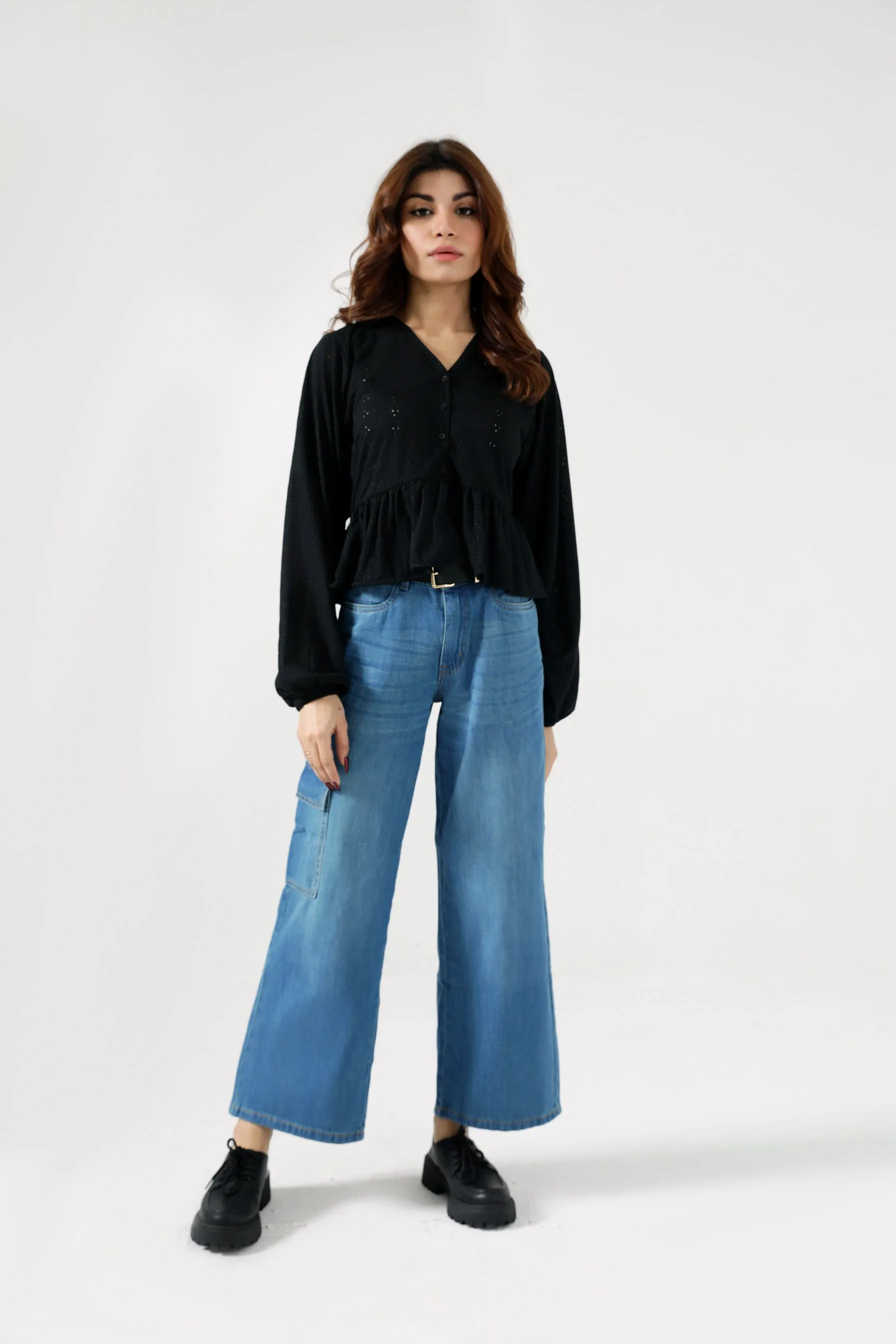 EMBROIDERED KNITTED BLOUSE Relaxed Jeans Family Style