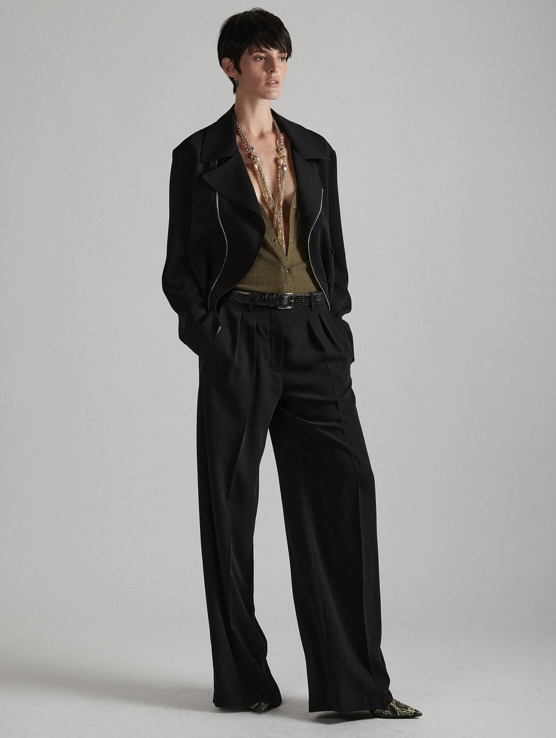 RecycledPolyester Flattering Comfort Wear Wide-leg trousers in black fluid crepe