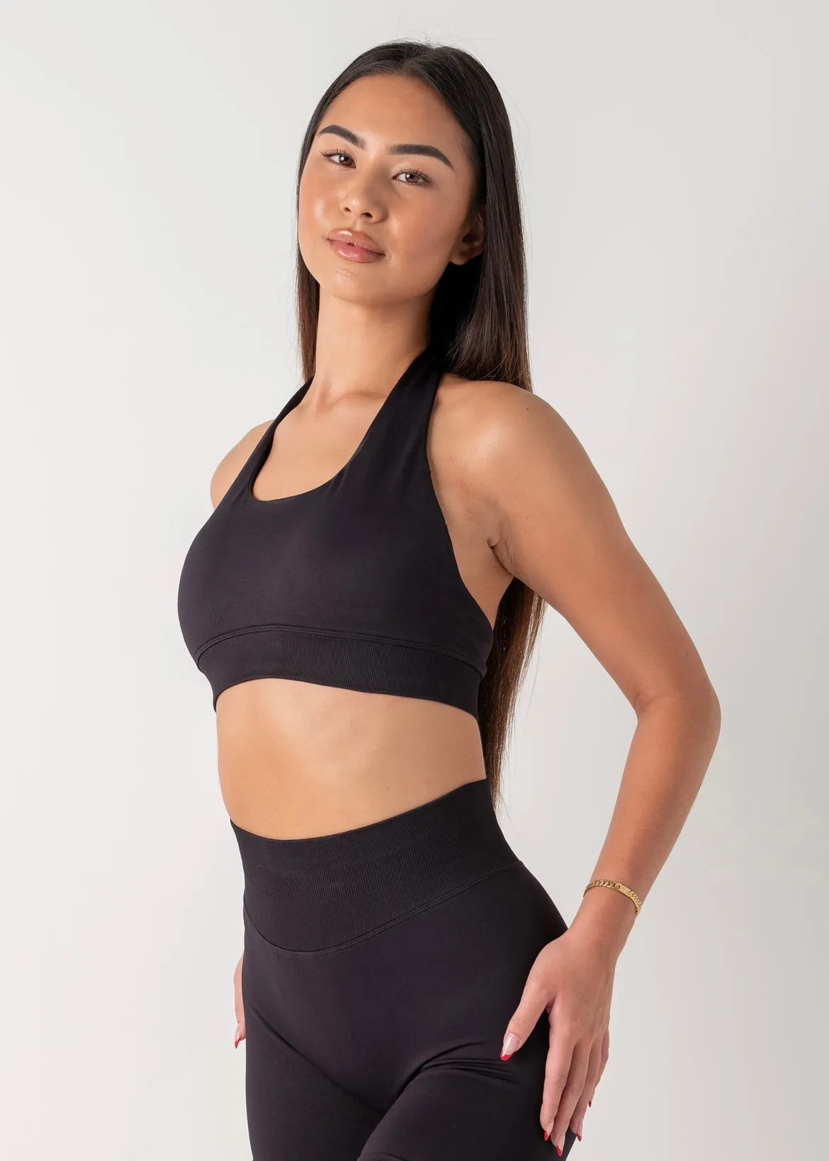 CURVE HALTER BRA - BLACK Moisture-wicking fabric