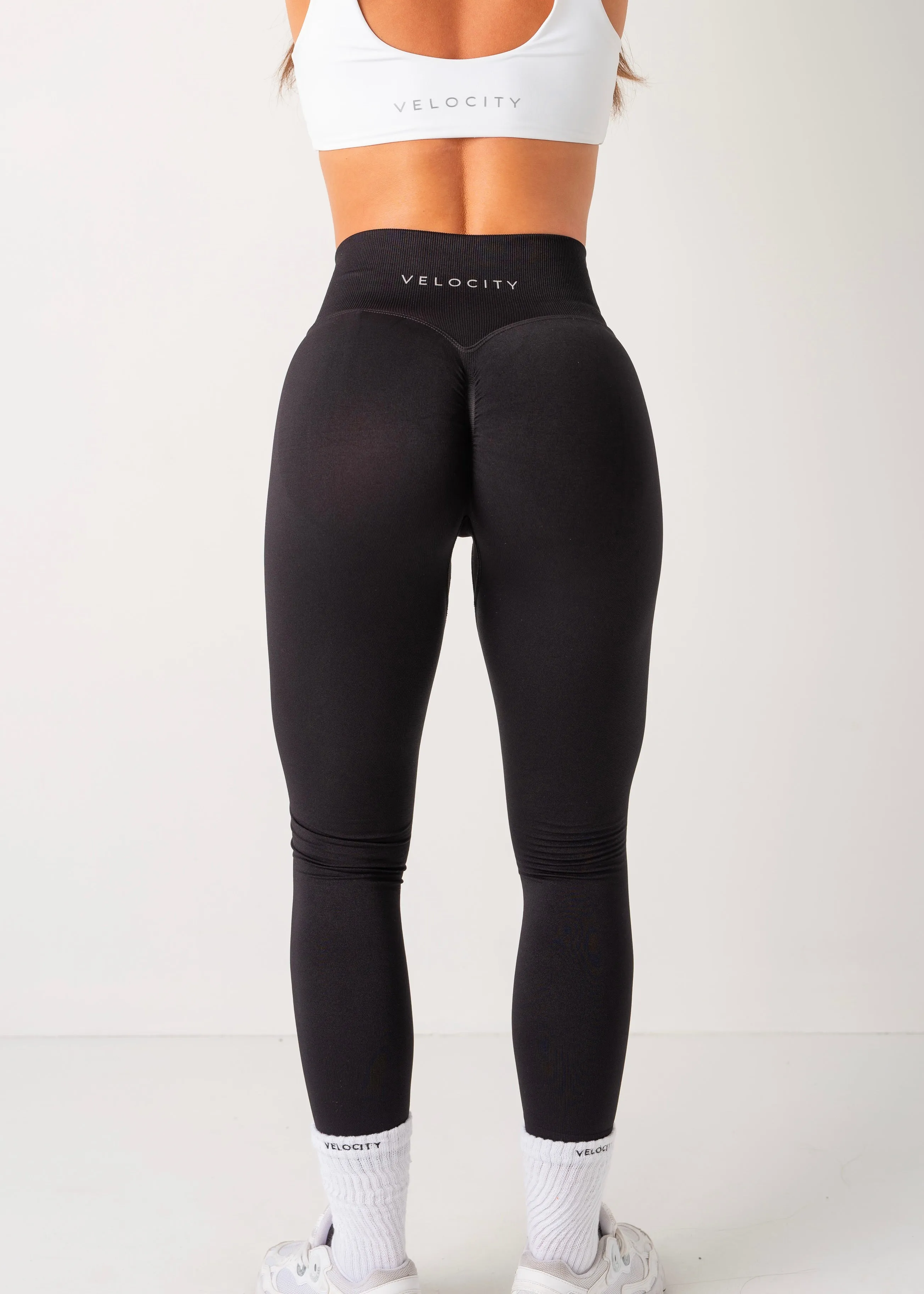 ULTIMATE SEAMLESS SCRUNCH LEGGINGS - BLACK Inner Grip Band