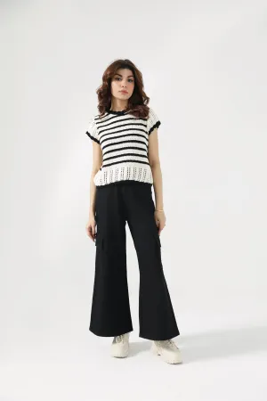 Sharp Line CONTRAST CROCHET KNIT TOP